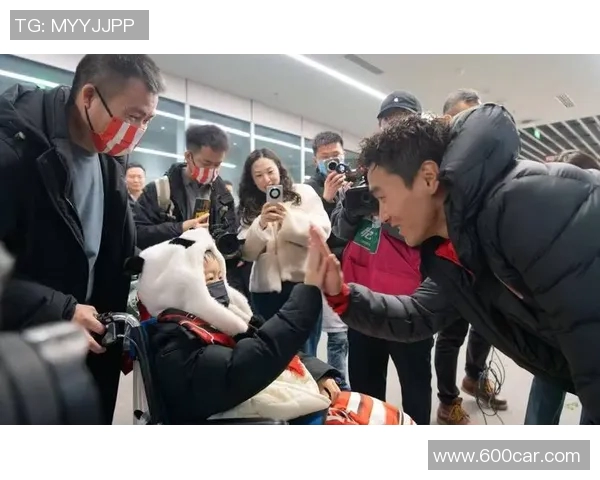 足球明星父亲去世引发球迷哀悼明星背后的故事令人动容 足球明星父亲去世引发球迷哀悼明星背后的故事令人动容