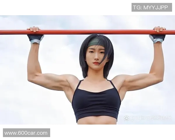 中国健美选手展现肌肉之美的力量与魅力，塑造健美运动新风尚