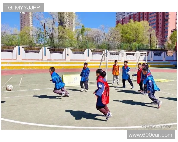 幼儿足球赛事盛典：培养小小球员的梦想与团队精神